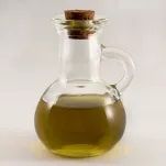 Zelená země BIO konopný olej prémiové kvality, který je za studena lisovaný z konopných semínek. 500 ml Zelená Země s.r.o.